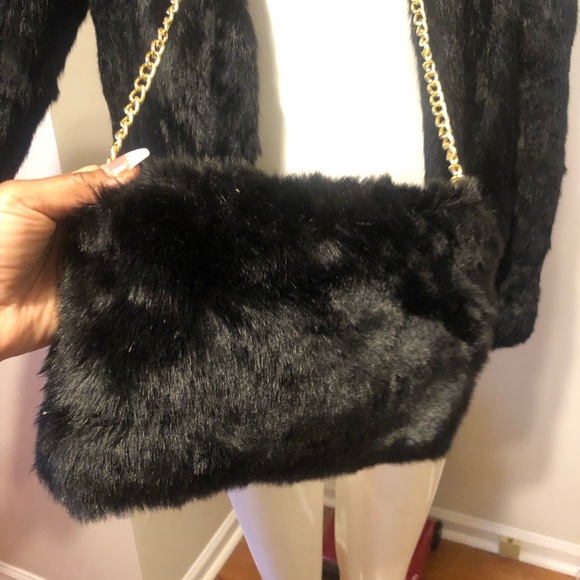 Black Teddy Jacket with Plush Fur and Classic Design - Picture 6 of 6